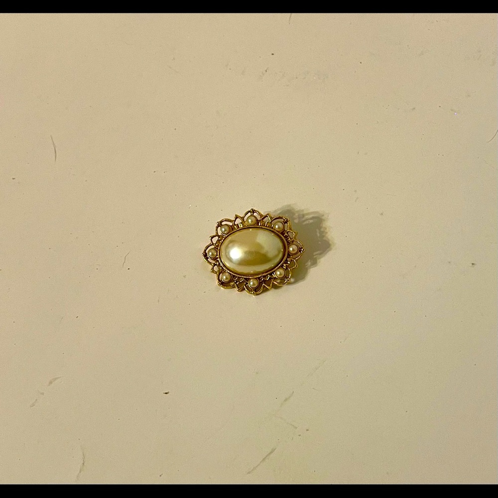 Ornate vintage pearl look brooch pin